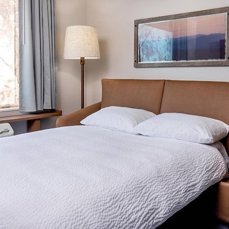 Fairfield Inn & Suites By Marriott Mcpherson Eksteriør billede