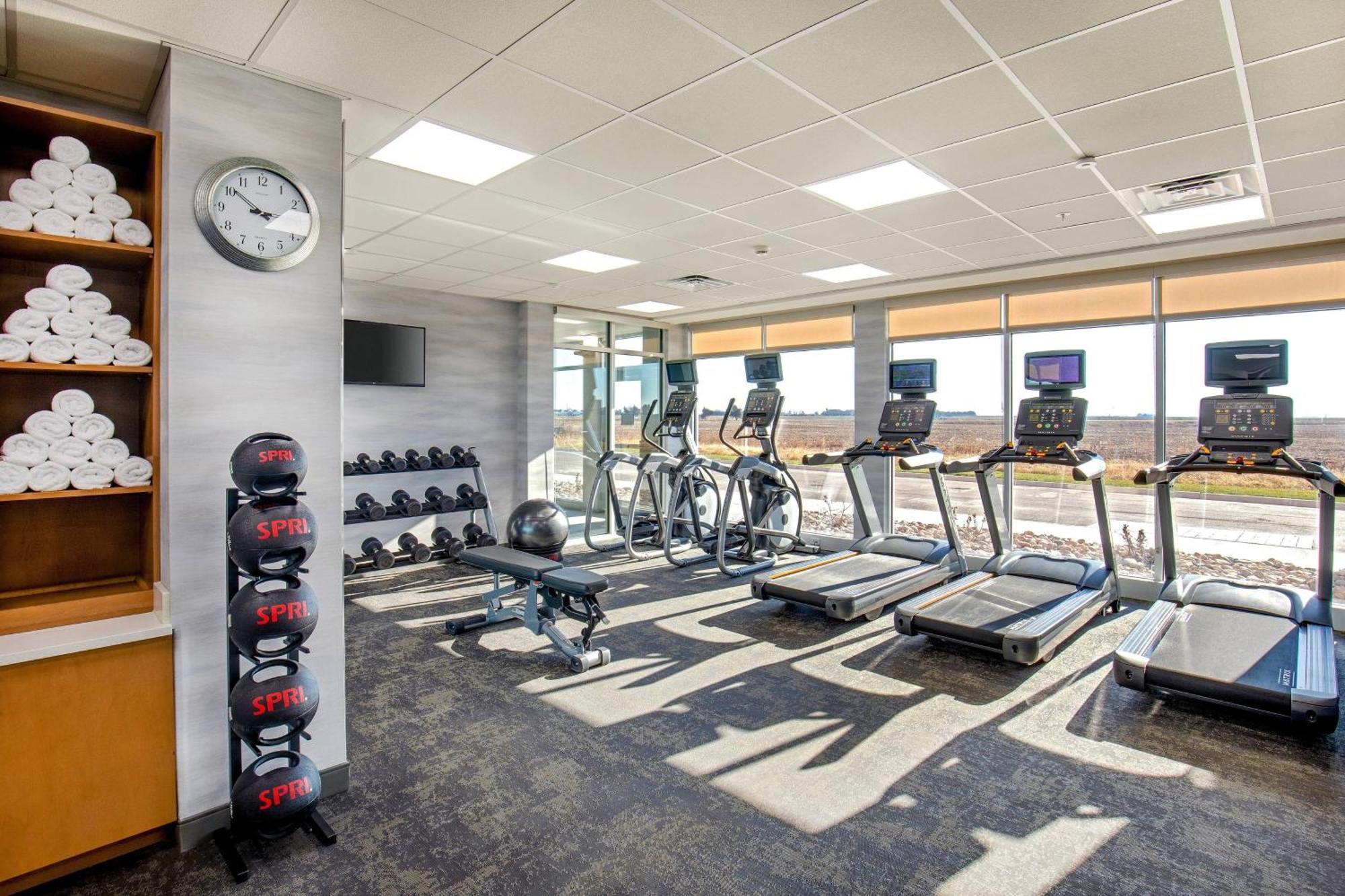 Fairfield Inn & Suites By Marriott Mcpherson Eksteriør billede