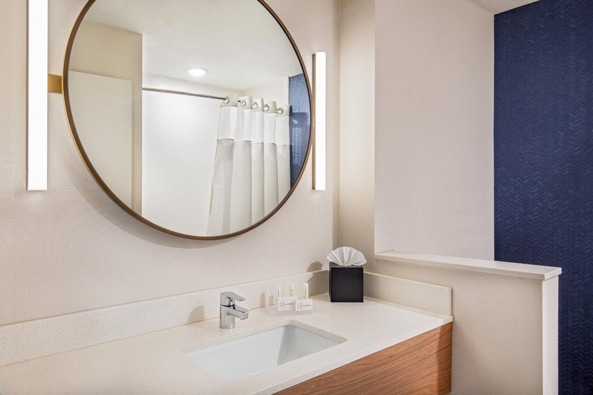 Fairfield Inn & Suites By Marriott Mcpherson Eksteriør billede