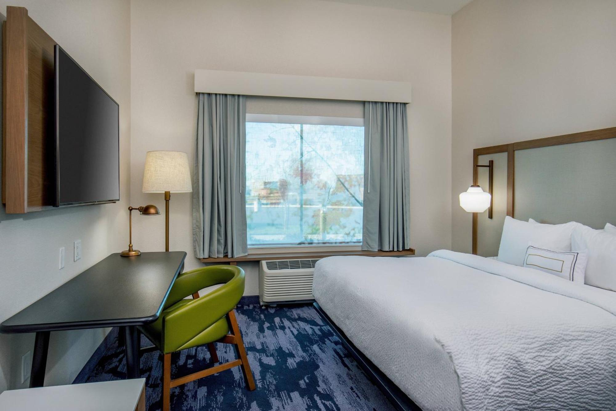 Fairfield Inn & Suites By Marriott Mcpherson Eksteriør billede