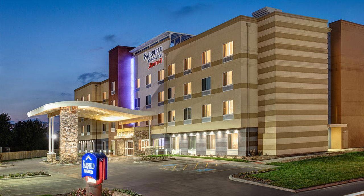 Fairfield Inn & Suites By Marriott Mcpherson Eksteriør billede